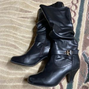 Well worn Women’s Black Boots